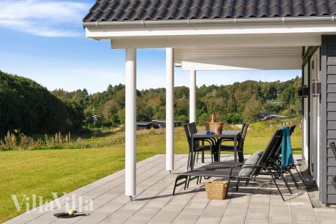 Stor terrasse ved luksushus nr. 431 i Limfjorden.