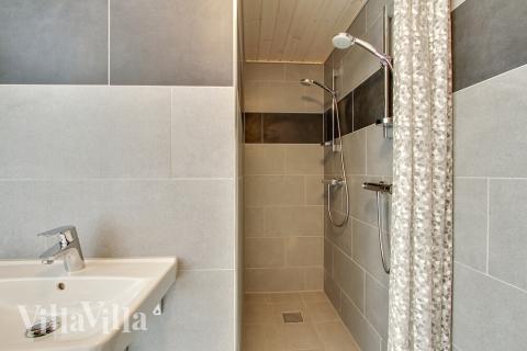 Ét af badeværelserne i luksushus nr. 435