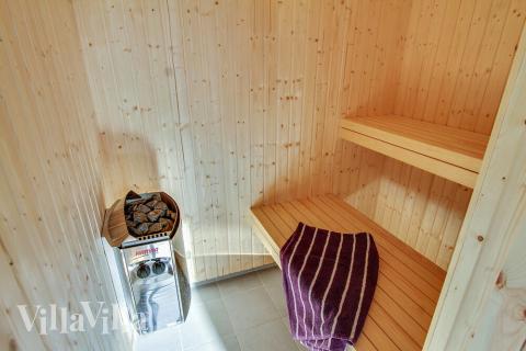 Nyd varmen i saunaen i luksushus nr. 435 til 18 personer