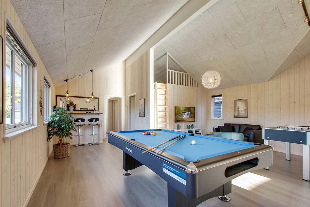 Ud over de mange timer, man kan bruge i husets pool-afdeling, så byder luksushus 435 også på billard/bordtennis og dart