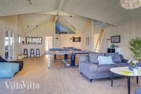 Luksushus 428 til 30 personer byder på et stort aktivitetsrum med bl.a. billard og dart