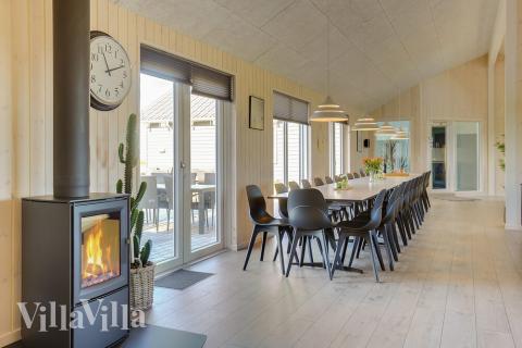 Opholdsrum med plads til 30 i luksushus nr. 428.