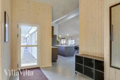 Den rummelige entre i luksushus nr. 428 i Fyn og øer