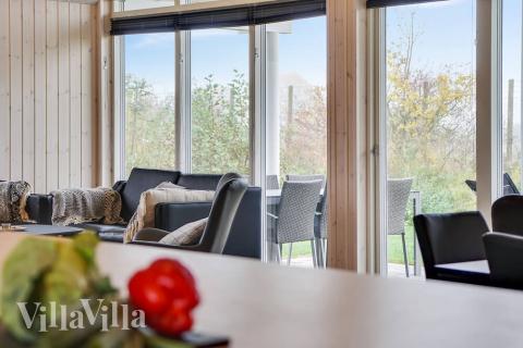 Velindrettet køkken i luksushus nr. 725 i Tyskland.