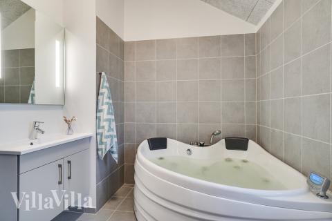 Nyd varmen i spaen i luksushus nr. 725 i Tyskland