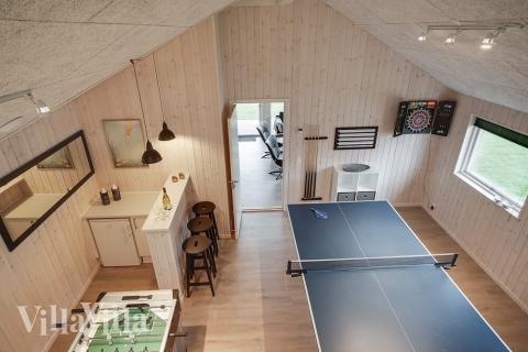 Ud over de mange timer, man kan bruge i husets pool-afdeling, så byder luksushus 724 også på billard/bordtennis og dart