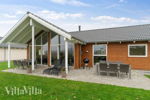 Luksushus nr. 724 har en dejlig terrasse med gode havemøbler til 10 personer.