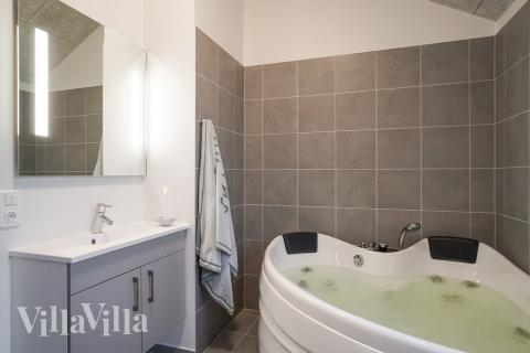 Nyd varmen i spaen i luksushus nr. 724 i Tyskland