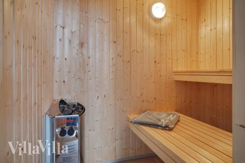 Nyd varmen i saunaen i luksushus nr. 721 til 18 personer