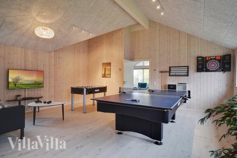 Aktivitetsrum i luksushus nr. 721 med 7 soveværelser og plads til 18 personer.