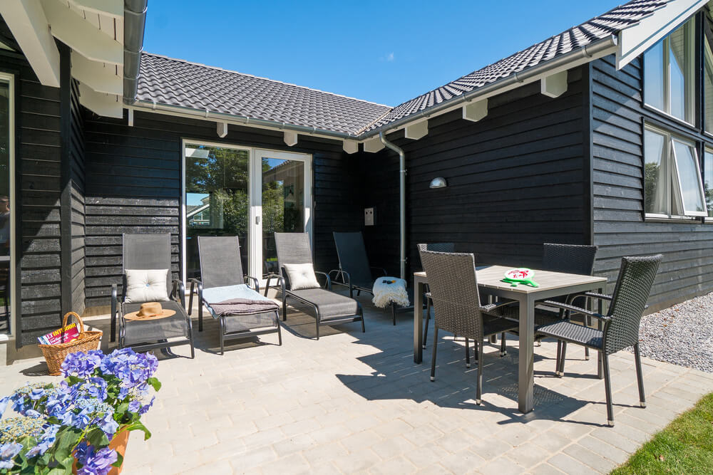Luksushus nr. 720 har en dejlig terrasse med gode havemøbler til 18 personer.