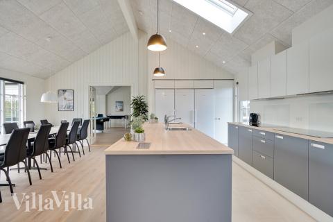 I luksushusets køkken findes alt, hvad I skal bruge til at lave mad til 26 personer. 