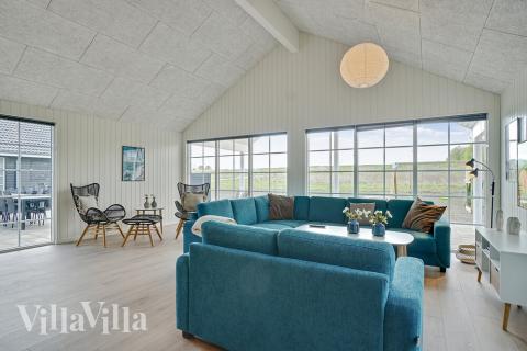 Det store lyse opholdrum i luksushus nr. 442 til 26.