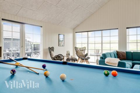 Aktivitetsrum i luksushus nr. 442 med 10 soveværelser og plads til 26 personer.