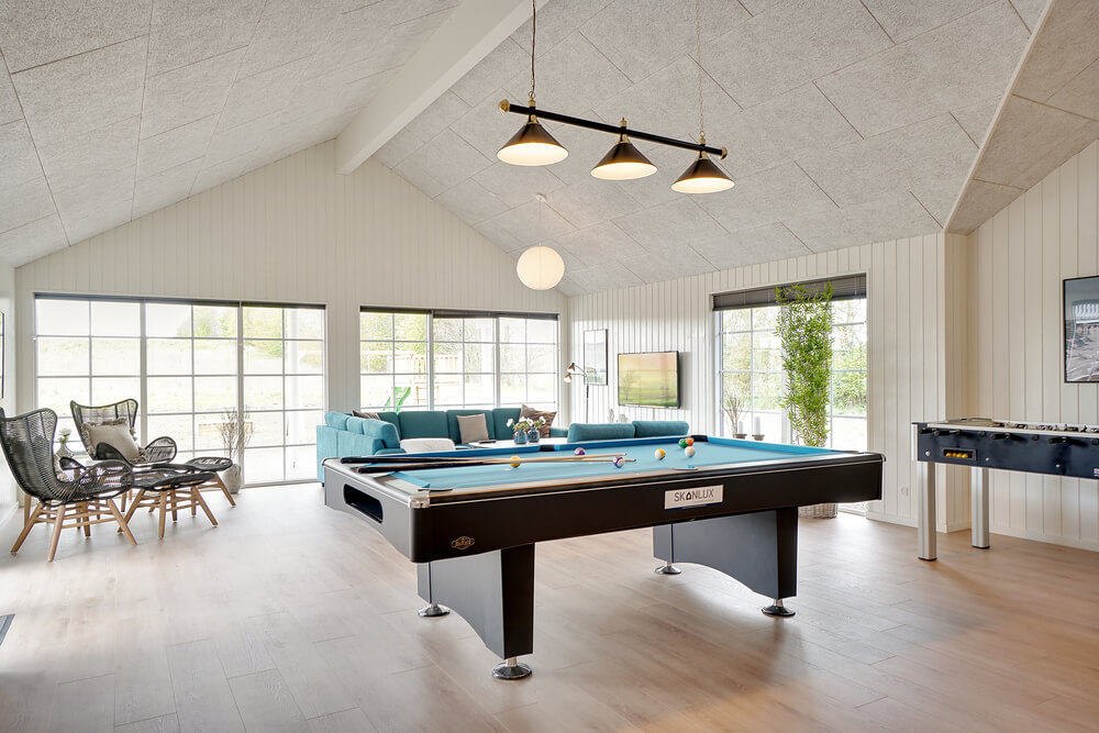 Ud over de mange timer, man kan bruge i husets pool-afdeling, så byder luksushus 442 også på billard/bordtennis og dart