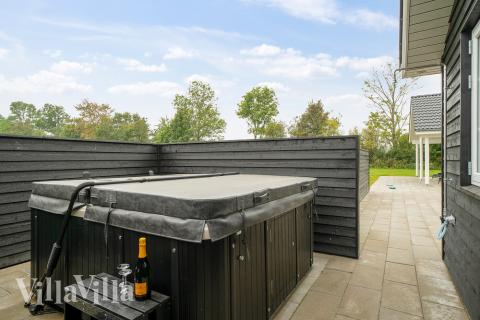 Stor terrasse ved luksushus nr. 442 i Østjylland.
