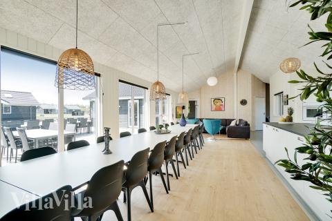 Opholdsrum med plads til 24 i luksushus nr. 448.