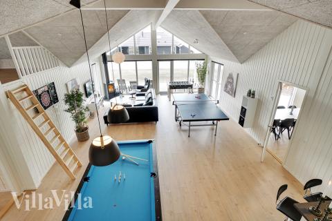 Aktivitetsrum i luksushus nr. 448 med 9 soveværelser og plads til 24 personer.