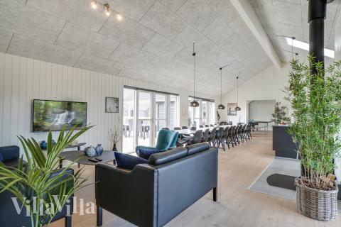 Det store lyse opholdrum i luksushus nr. 441 til 26.