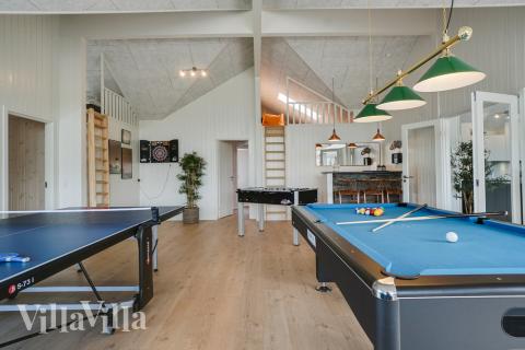 Aktivitetsrum i luksushus nr. 441 med 10 soveværelser og plads til 26 personer.