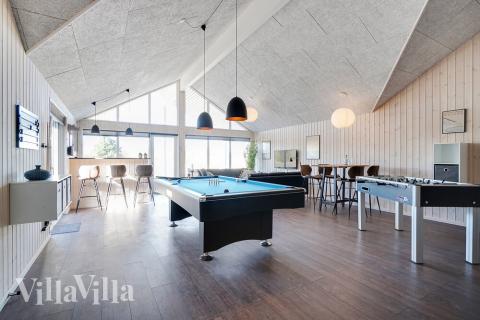 Luksushus 446 til 30 personer byder på et stort aktivitetsrum med bl.a. billard og dart