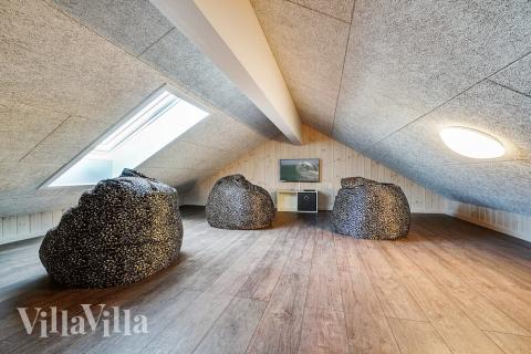 Nogle af de 30 sovepladser findes på hemsen i luksushus nr. 446