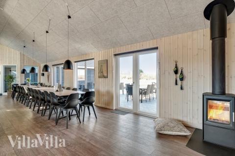 Opholdsrum med plads til 30 i luksushus nr. 446.