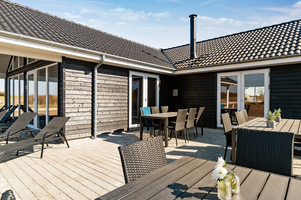 Stor terrasse ved luksushus nr. 446 i Østjylland.
