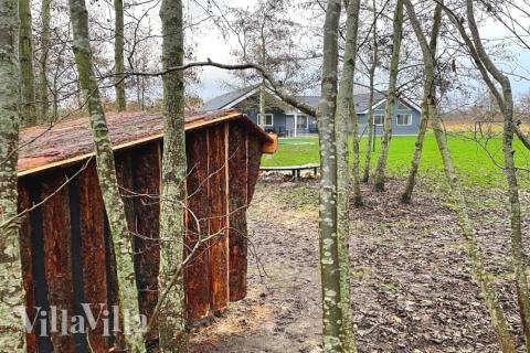 Ude-aktiviteter omkring sommerhus nr. 432.