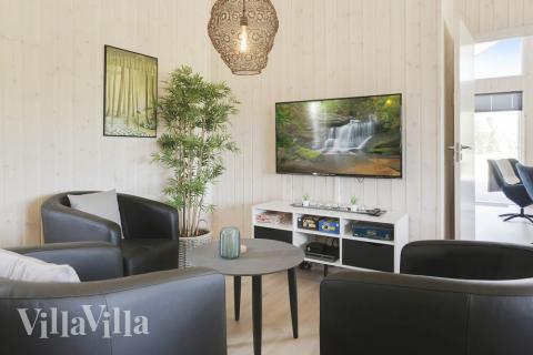 Luksushus 433 til 16 personer byder på et stort aktivitetsrum med bl.a. billard og dart