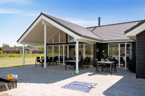 Flot sommerhus nr. 433 med god plads til op til 16 personer