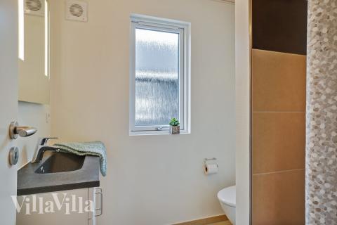 Ét af badeværelserne i luksushus nr. 437