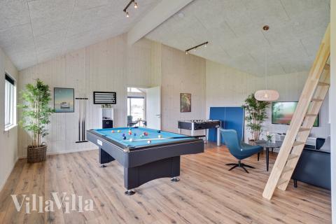 Ud over de mange timer, man kan bruge i husets pool-afdeling, så byder luksushus 437 også på billard/bordtennis og dart