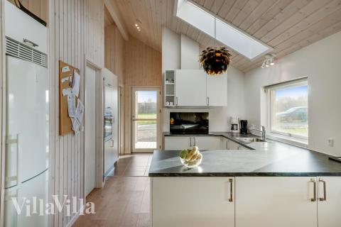 Køkkenet i luksushus nr. 443 er godt indrettet.