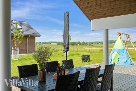 Luksushus nr. 443 har en dejlig terrasse med gode havemøbler til 10 personer.