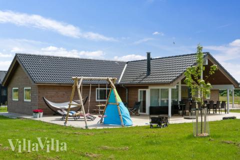 Dette skønne spahus nr. 443 med plads til 10 personer ligger i Østjylland