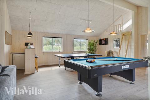 Aktivitetsrum i luksushus nr. 453 med 8 soveværelser og plads til 20 personer.