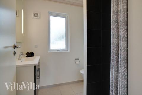 Ét af badeværelserne i luksushus nr. 454