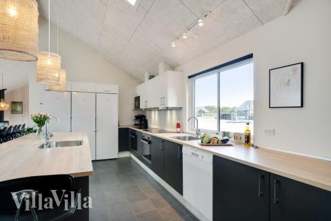 Køkkenet i luksushus nr. 454 er godt indrettet.