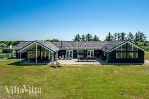 Flot sommerhus nr. 454 med god plads til op til 30 personer