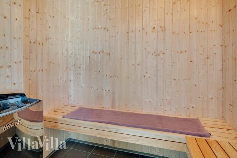 Nyd varmen i saunaen i luksushus nr. 455 til 20 personer