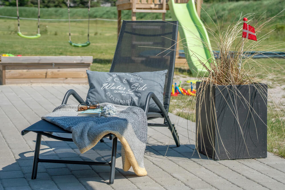 Nyd en grillaften på terrassen i luksushus nr. 455 i Vestjylland