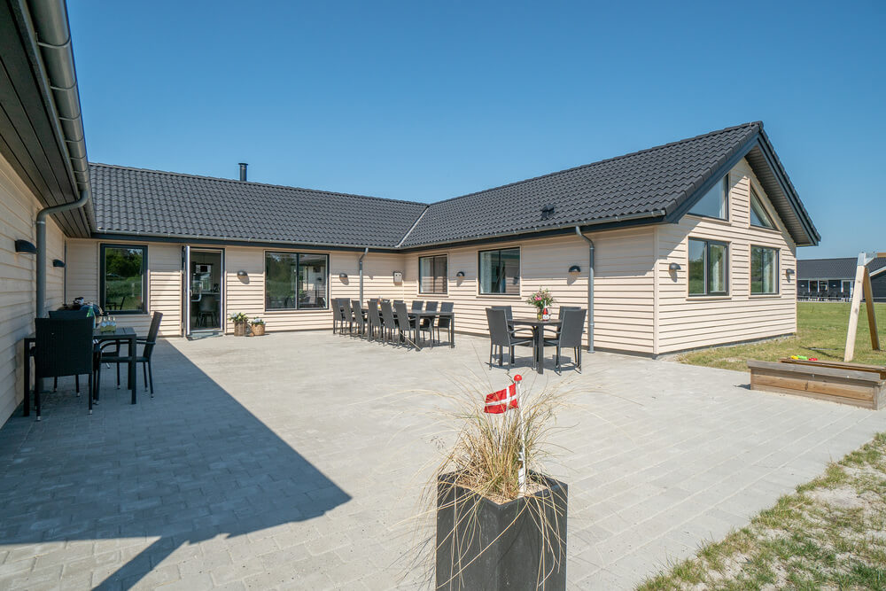 Luksushus nr. 455 har en dejlig terrasse med gode havemøbler til 20 personer.
