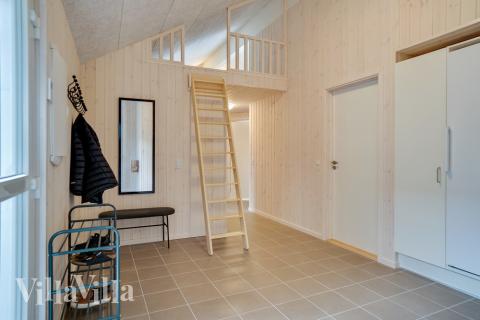 Den rummelige entre i luksushus nr. 456 i Vestjylland