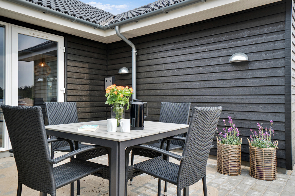 Stor terrasse ved luksushus nr. 456 i Vestjylland.