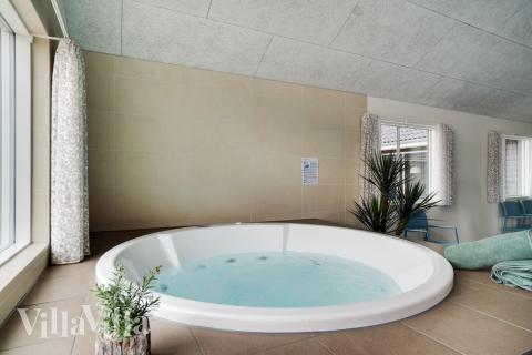 Nyd varmen i spaen i luksushus nr. 457 i Vestjylland