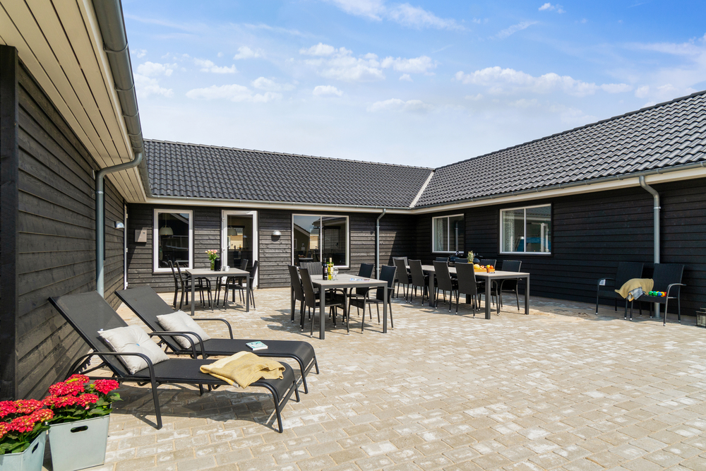 Luksushus nr. 457 har en dejlig terrasse med gode havemøbler til 20 personer.