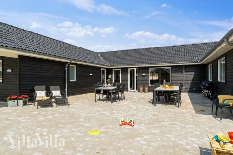 Stor terrasse ved luksushus nr. 457 i Vestjylland.