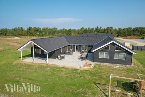 Dette skønne poolhus nr. 457 med plads til 20 personer ligger i Vestjylland