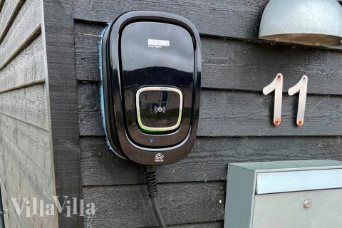 Ud over de mange timer, man kan bruge i husets pool-afdeling, så byder luksushus 457 også på mange udendørs aktiviteter